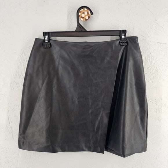 Old Navy Dresses & Skirts - NWT Old Navy Black Faux Leather Wrap Mini Skirt Edgy Chic Womens Size M